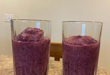 Healthy Blueberry Breakfast Smoothie Photo 1