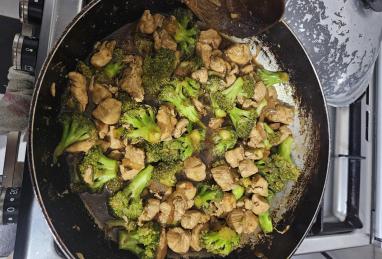 Broccoli and Chicken Stir-Fry Photo 1