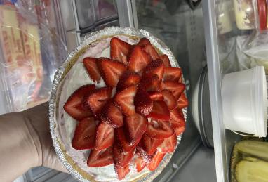 DanDan's Strawberry Cream Pie Photo 1