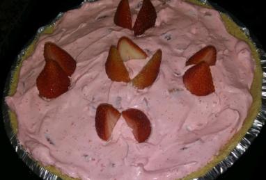 Fluffy Strawberry Pie Photo 1