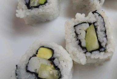 California Roll Sushi Photo 1