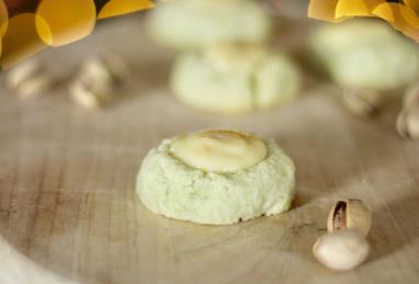 White Chocolate-Orange-Pistachio Thumbprint Cookies Photo 1