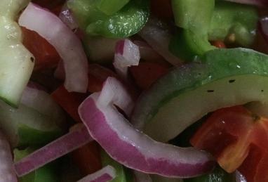 Tomato and Pepper Salad Photo 1