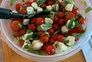 Cherry Tomato Caprese Salad Photo 1