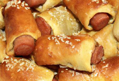 Pepperoni Pigs in a Blanket Photo 1