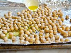 Crispy Roasted Chickpeas Photo 4