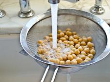 Crispy Roasted Chickpeas Photo 3