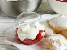 Eton Mess Dessert Photo 8