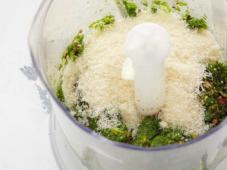 Best Pasta Sauce Recipe - Pesto with Pistachios Photo 6