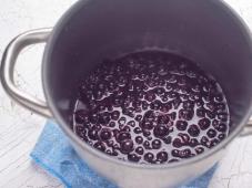 Vegan Blackcurrant Cake Photo 7