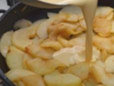 German Pancake with Apples Photo 7