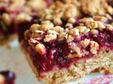 Delicious Raspberry Oatmeal Cookie Bars Photo 5