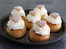 Semla (Swedish Fat Tuesday Buns) Photo 9