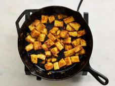 Spicy Potatoes and Scrambled Eggs Photo 4