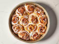 Easy Cinnamon Rolls Photo 9