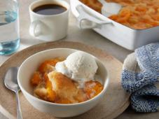 Quick and Easy Peach Cobbler Photo 8