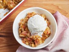 Easy Rhubarb Crisp Photo 9