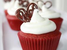 Moist Red Velvet Cupcakes Photo 4