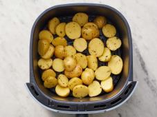 Air Fryer Garlic and Parsley Baby Potatoes Photo 3