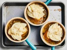 Rich and Simple French Onion Soup Photo 6