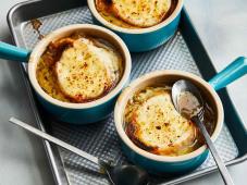 Rich and Simple French Onion Soup Photo 8