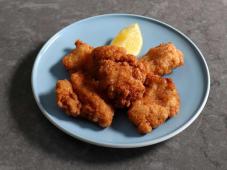 Karaage (Japanese Fried Chicken) Photo 8