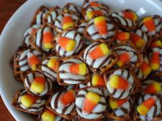 Chocolate-Candy Corn Pretzel Bites Photo 5