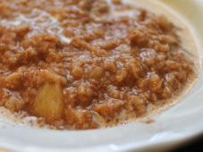 Apple Cinnamon Oatmeal Photo 2