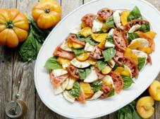 Peach and Tomato Caprese Salad Photo 3