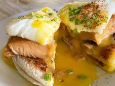 Eggs Benedict with Salmon Photo 4