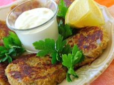 Scrumptious Salmon Cakes Photo 3