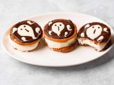 Chocolate "I Scream" Cookie Sandwiches Photo 8