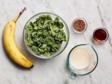 Kale and Banana Smoothie Photo 2