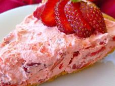 Fluffy Strawberry Pie Photo 7