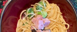 Fettuccine Alfredo with Ham Photo