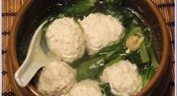 He Jia Tuan Yuan (Tofu Ball Soup for Lunar Chinese New Year) Photo