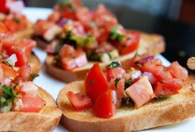 Bruschetta with Tomatoes Photo 1