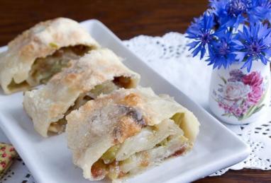 Strudel Recipe with Rhubarb and Raisins Photo 1