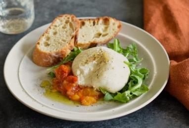 Burrata with Tomato Peach Jam Photo 1