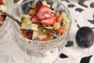 Fruit Salad with Crispy Muesli Photo 1