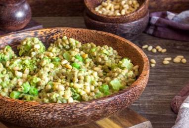 Salad with Lentils, Broccoli and Green Peas Photo 1