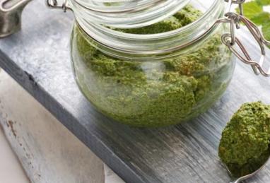 Best Pasta Sauce Recipe - Pesto with Pistachios Photo 1