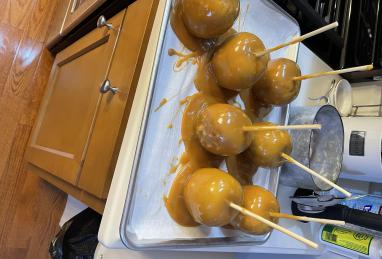 The Best Caramel Apples Photo 1