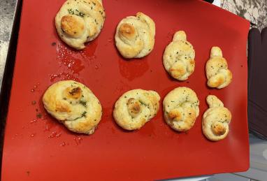 Two-Ingredient Dough Garlic Knots Photo 1