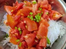 Grated Radish & Tomato Salad Photo 3