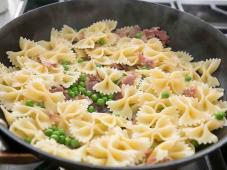 Bowtie Pasta with Peas, Prosciutto, and Arugula Photo 5