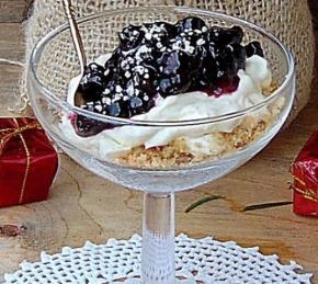 Cheesecake with Currant Sauce without Baking Photo