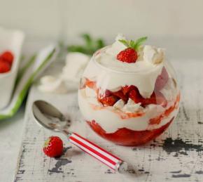 Eton Mess Dessert Photo