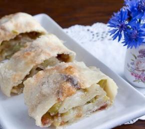 Strudel Recipe with Rhubarb and Raisins Photo