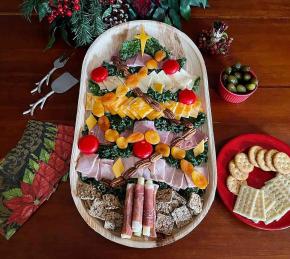 Christmas Tree Charcuterie Board Photo